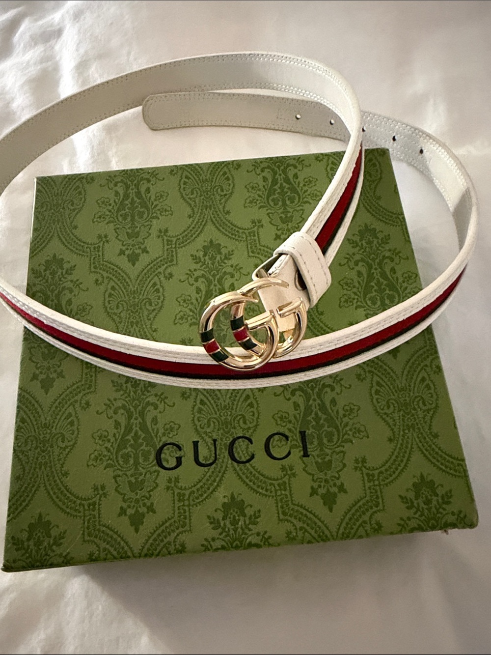 Gucci White Leather Belt with Red and Green Stripe and Gold Double G Buckle